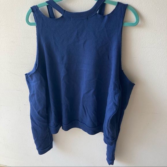 Project Social T LA cutout sweater size M - Picture 3 of 3